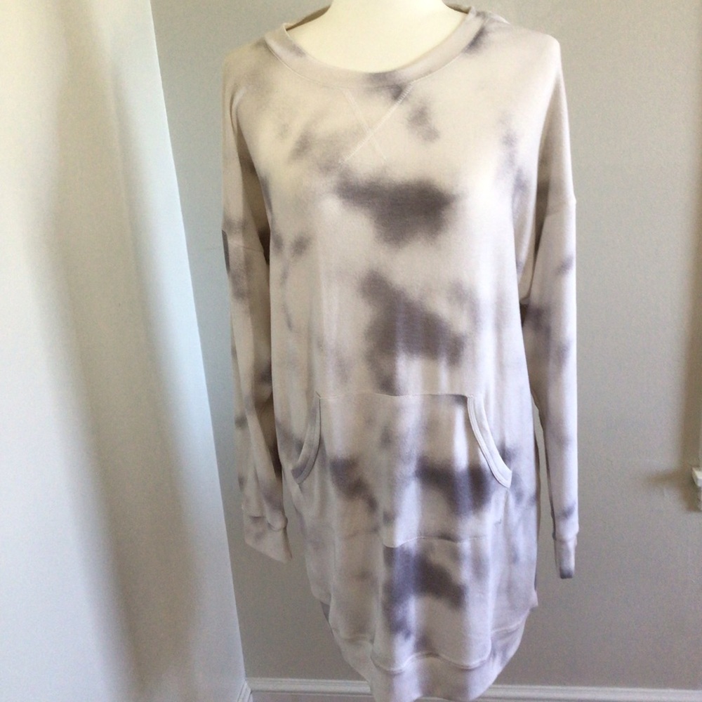 Calista Tie-dye Pullover Sweatshirt with a Kangaroo Pocket
